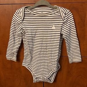 4/$20 🌱 Baby GAP Striped Onesie 6-12m